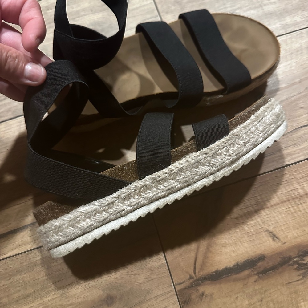 Steve Madden Black and Brown Sandals